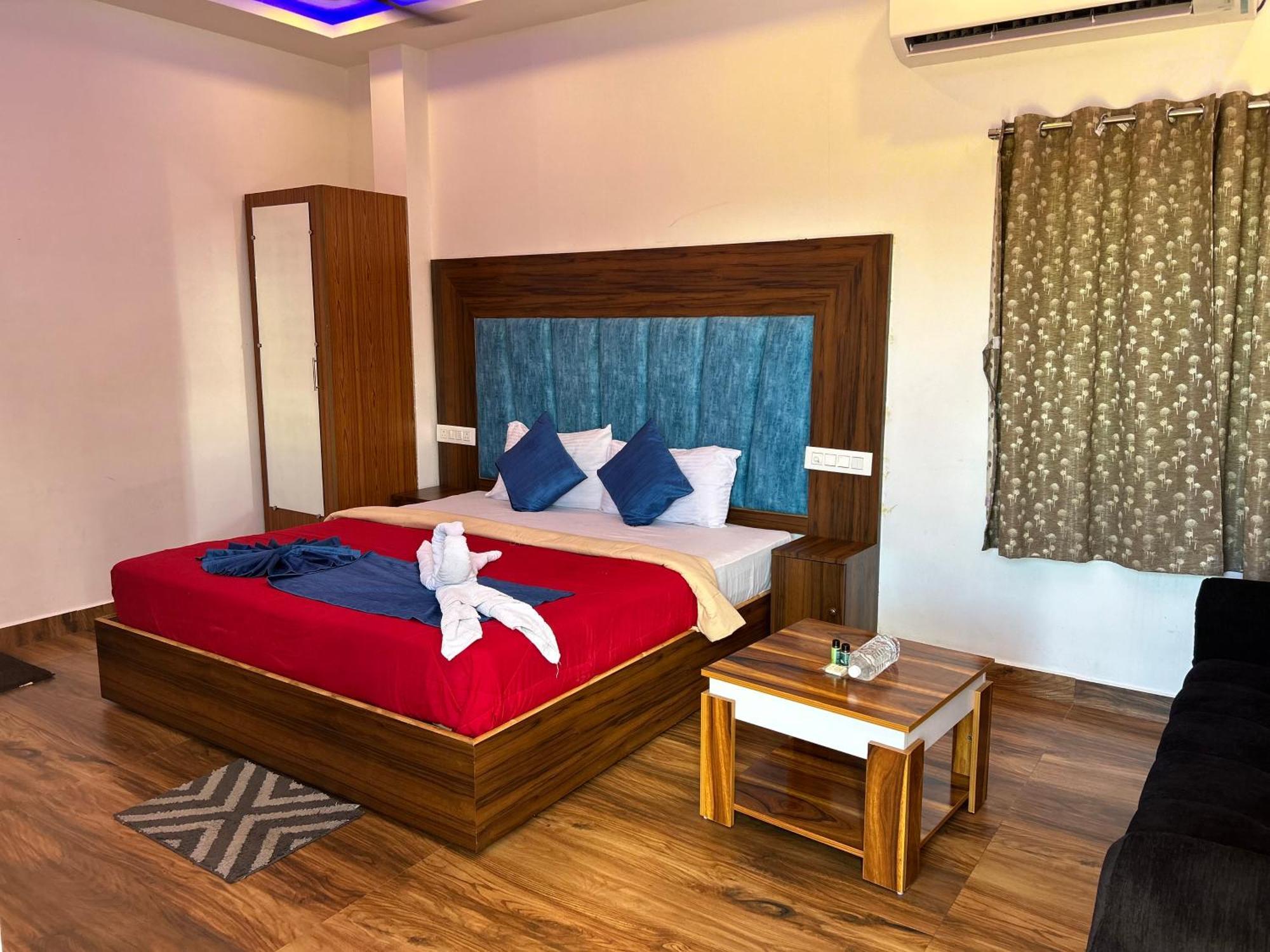 Lalitha Karunya Residency A/C Hotel Bāpatla Exterior photo