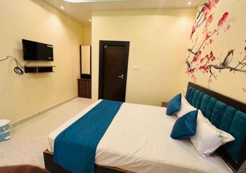 Lalitha Karunya Residency A/C Hotel Bāpatla Exterior photo